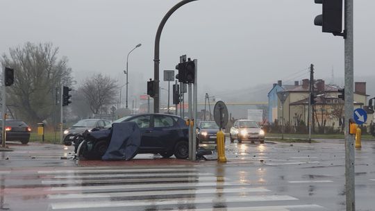 19 - latka spowodowała stłuczkę na wylocie ze Starachowic