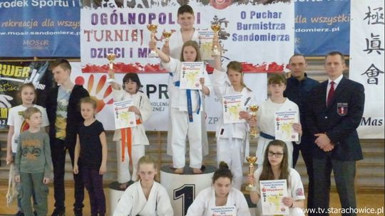 8 medali dla Klubu Karate Kyokushin