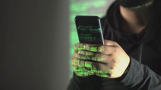 91-letnia mieszkanka Starachowic oszukana metodą „na wypadek”. Kobieta traciła 70 tys. zł.