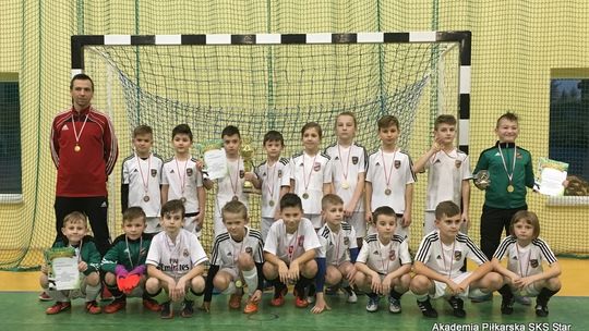 Akademia Piłkarska SKS Star Starachowice zdobyła złote medale w Ćmielowie
