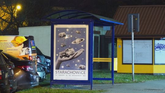 Artystyczna reklama Starachowic na przystankach autobusowych
