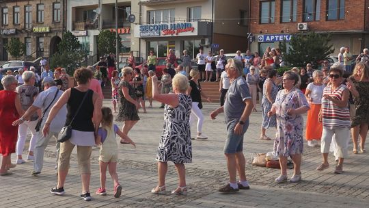 Atrakcyjna niedziela: Festiwal Smaków + Potańcówka