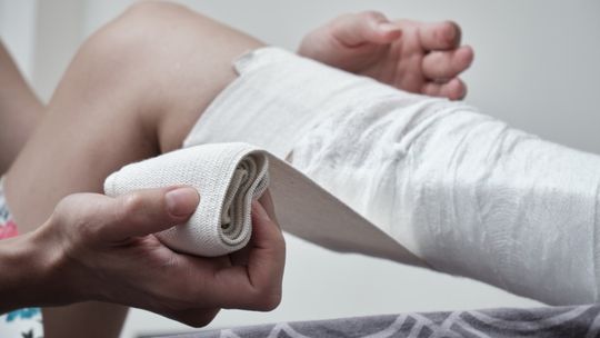 Bandaże opatrunkowe - jak je prawidłowo stosować?