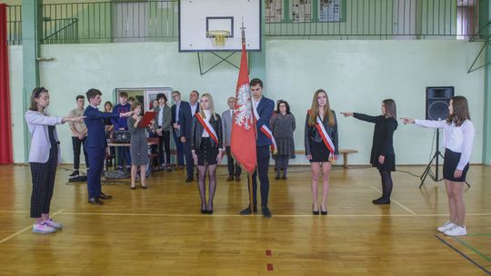 Ceremonia ślubowania pierwszoklasistów w II LO