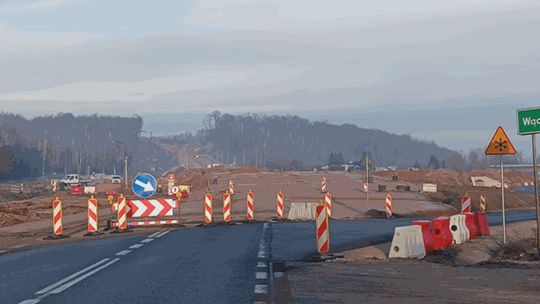 Czy kontraktowa przerwa zimowa wstrzymuje budowę obwodnicy Wąchocka?
