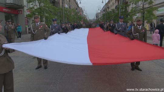 Defiladą wojskową Kielce uczciły święto 3 - go Maja