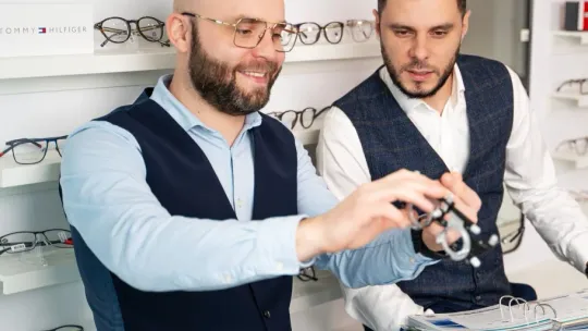 Dlaczego warto postawić na profesjonalne okulary korekcyjne?