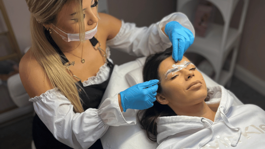 Dlaczego warto wykonać laminację brwi w profesjonalnym salonie?