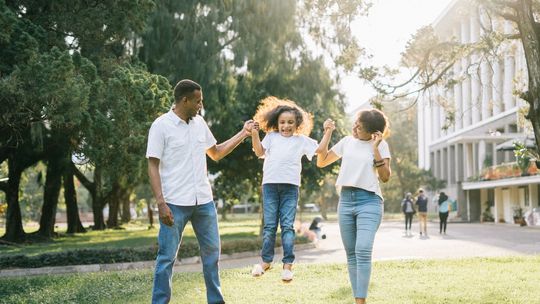 Dziewczynki dbają o swoje ubrania