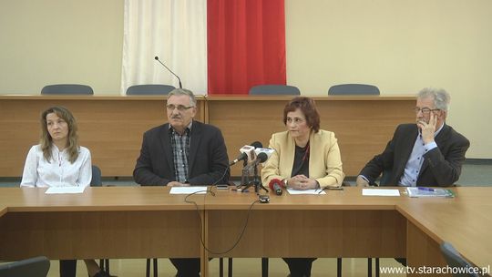 Funkcjonariusze policji prowadzą czynności w starachowickim szpitalu