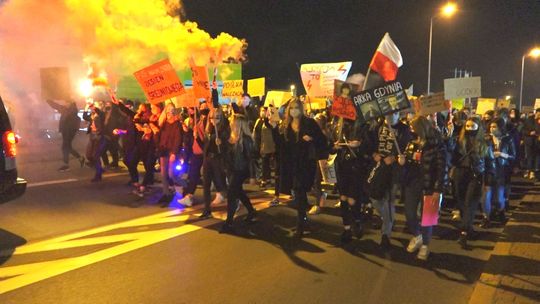 Głośny protest nie tylko kobiet ulicami Starachowic