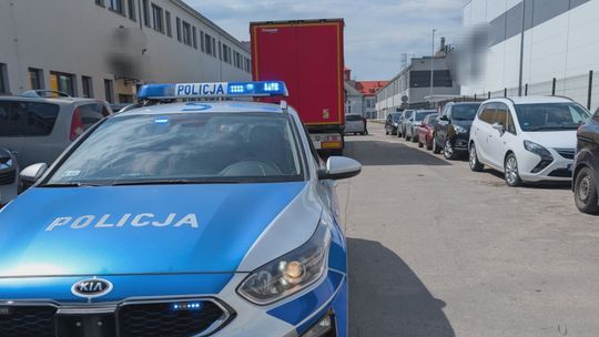 Groźny wypadek w strefie przemysłowej. Kobietę potrącił samochód ciężarowy