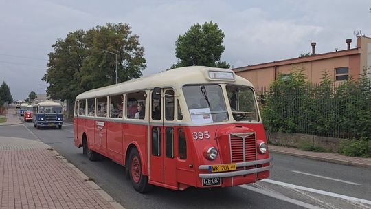 II Zlot Autobusów Zabytkowych. Mieszkańcy mieli okazję cofnąć się w czasie