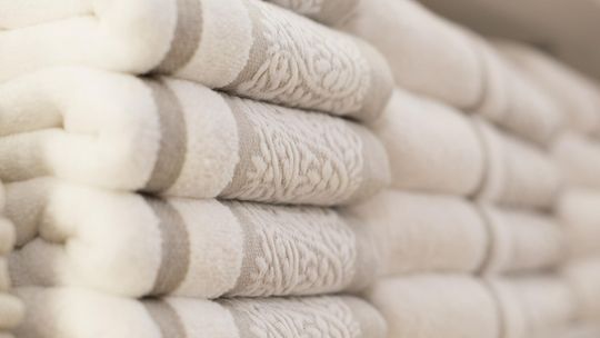 Jak dbać o ręczniki, by długo zachowały miękkość i kolor?