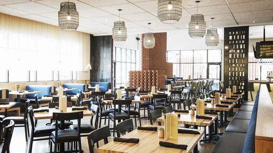 Jak dobrać odpowiednie krzesła do restauracji?