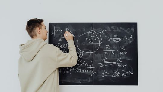 Jak skutecznie nadrobić zaległości z matematyki przed sprawdzianem lub egzaminem?