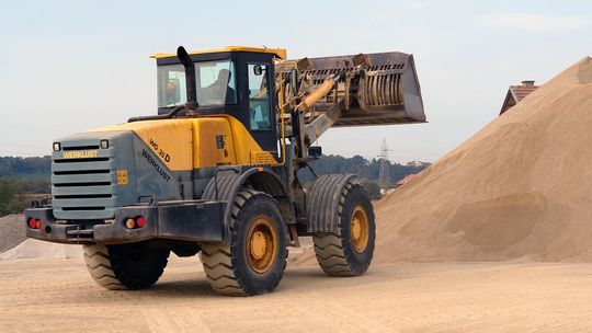 Jak wybrać zaufanego dystrybutora maszyn budowlanych?