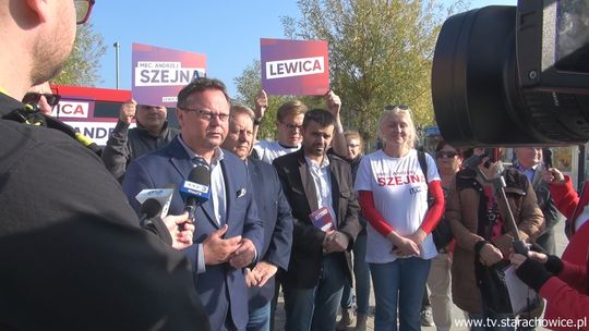 Kandydat Lewicy na posła Andrzej Szejna na starachowickim rynku