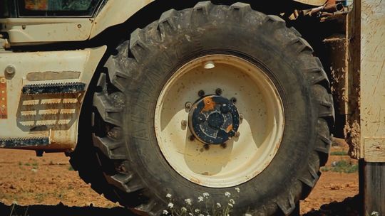 Kierujący nie miał uprawnień, a pojazd przez 25 lat nie miał aktualnych badań technicznych