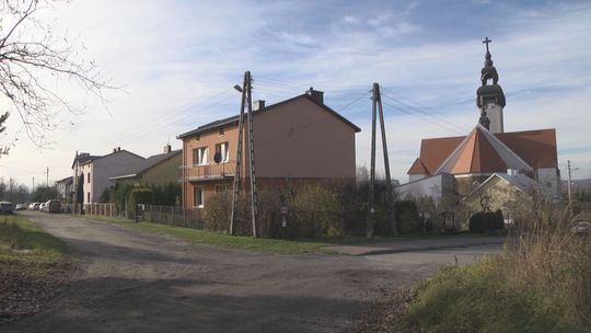 Kto utwardzi ulicę Łazy za kościołem?