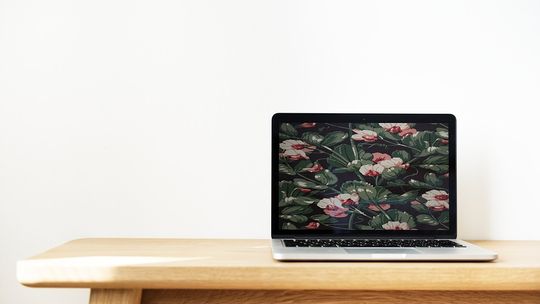 Laptop poleasingowy lepszy niż sprzęt z marketu?