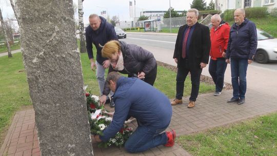 Lewica i „Metalowcy” pod pomnikiem poległych robotników