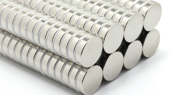 Magnesy - Fascynująca moc pola magnetycznego