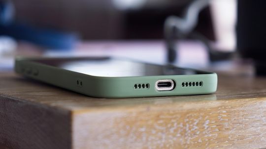 Mieszkanka powiatu starachowickiego straciła blisko 50 tys. zł. Uległa namowom oszustów