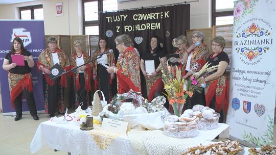 Młodzież świętuje polskie tradycje