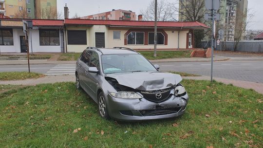 Mocno nietrzeźwy kierowca doprowadził dziś rano do kolizji