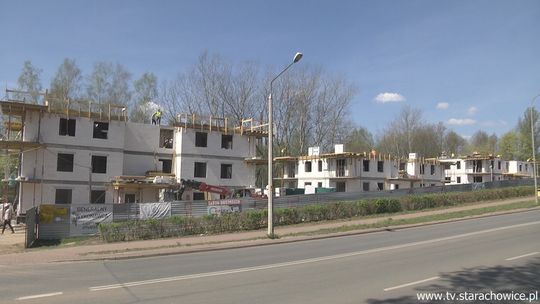 Na placu budowy nowych bloków w Starachowicach