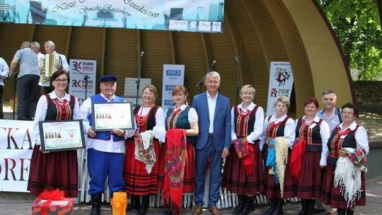 Nagrody za miód i śpiew