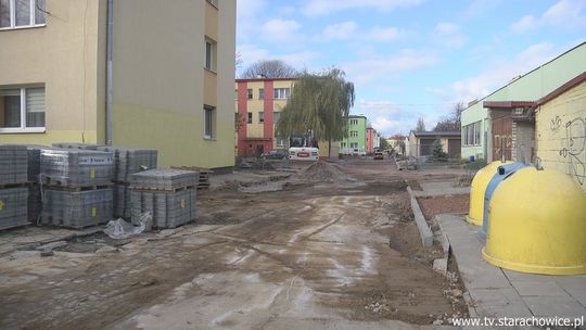 Naprawiana droga na osiedlu Majówka