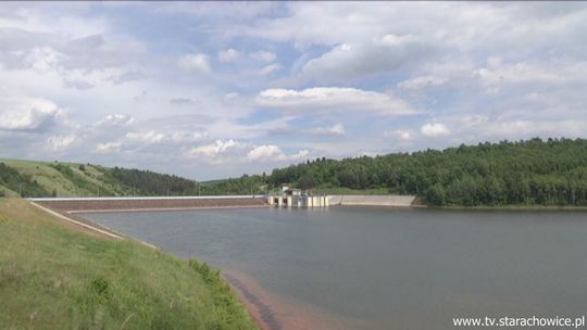 Niepewny los ścieżki rowerowej nad zalewem Wióry