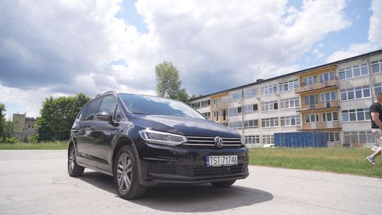 Nowy bus dla Powiatowego Centrum Pomocy Rodzinie. Poprzedni, wysłużony odszedł „na emeryturę”