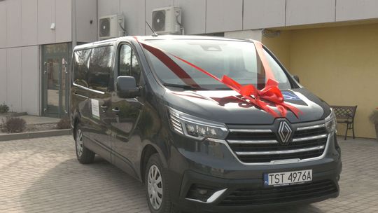 Nowy pojazd umożliwia przewóz osób z niepełnosprawnościami