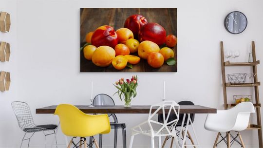 Obrazy z jedzeniem - jak owoce na płótnie mogą odmienić Twoje mieszkanie