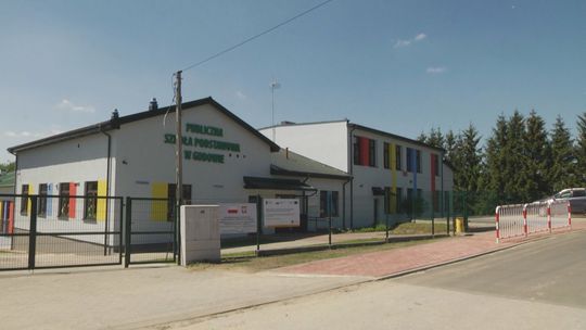 Odnowiona i powiększona szkoła w Godowie