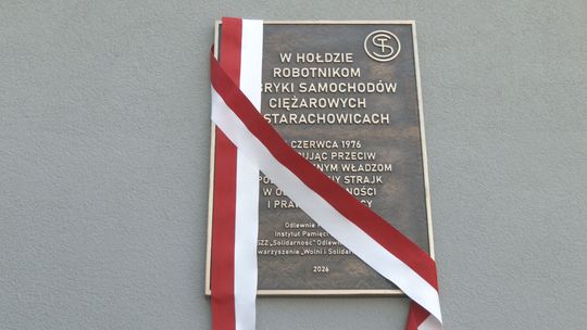 Odsłonięto tablicę upamiętniającą robotników FSC którzy stawili opór komunistycznym władzom
