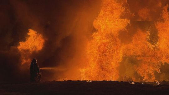 Ogień pochłonął cały budynek! Pożar komórek gospodarczych przy ul. Robotniczej