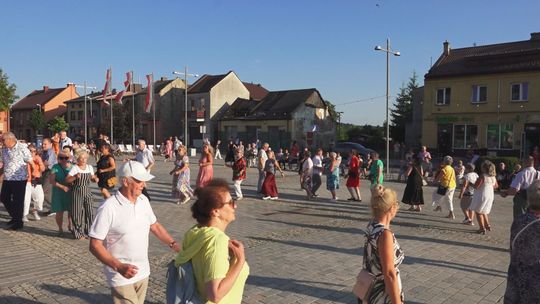 Ostatnia „Niedzielna Potańcówka” gościła na starachowickim rynku