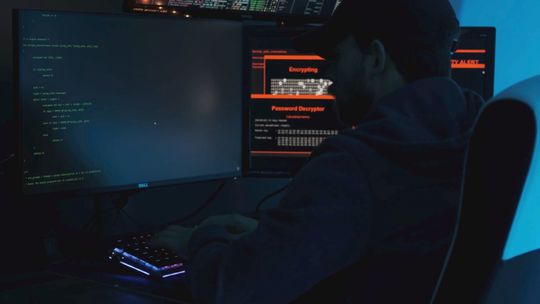 Oszuści internetowi nie dają za wygraną. Kilkadziesiąt tysięcy złotych trafiło w ręce złodziei