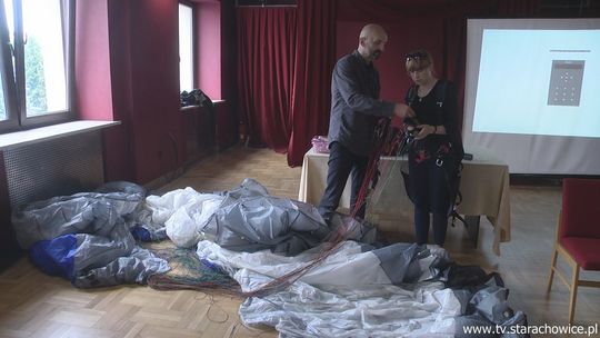 Paralotniarz Krzysztof Szczygieł opowiadał o swoim hobby