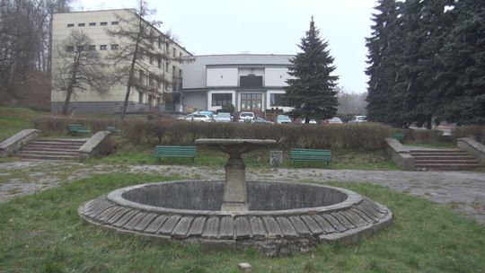 Park Kultury w parkowej otoczce