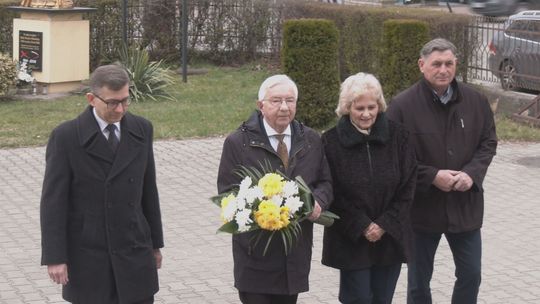 Parlamentarzysta oraz przedstawiciele lokalnych struktur PiS upamiętnili Jana Pawła II