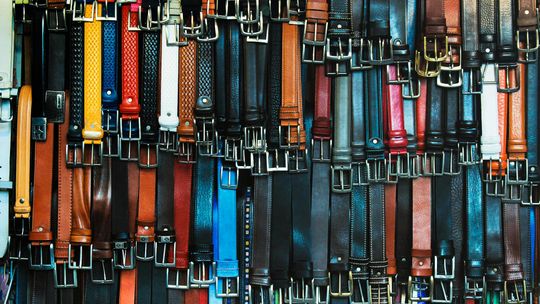 Paski damskie – jak wybrać model idealny do każdej stylizacji?