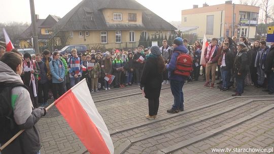 Patriotyczny marsz gimnazjalistów
