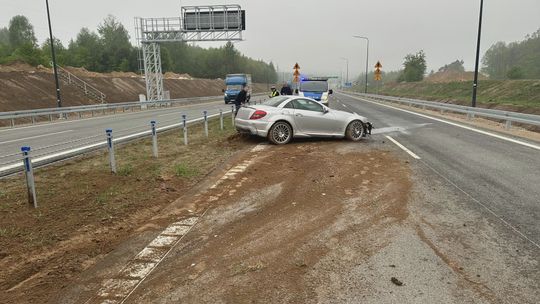 Pierwsze zdarzenie drogowe na nowo otwartej obwodnicy. Kierowca miał zasnąć za kółkiem