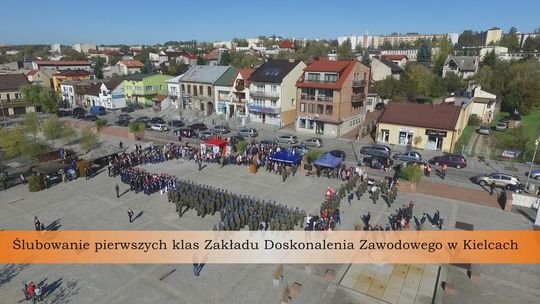 Pierwszoklasiści ZDZ w Kielcach ślubowali w żołnierskich mundurach