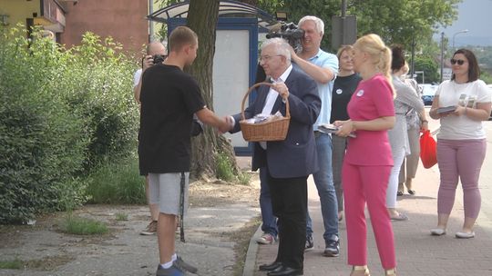 PiS rozdaje wyborcom maski ochronne